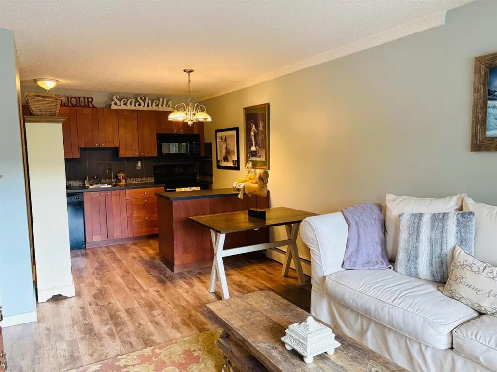 2010 11 Avenue SW #201 — photo 2