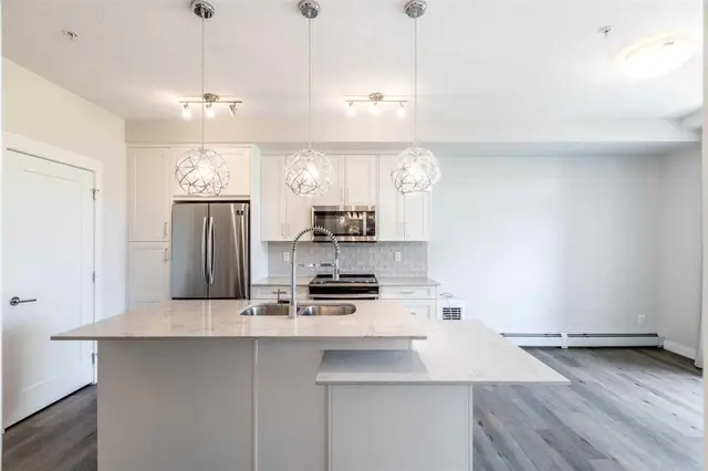 300 Auburn Meadows Common SE #111