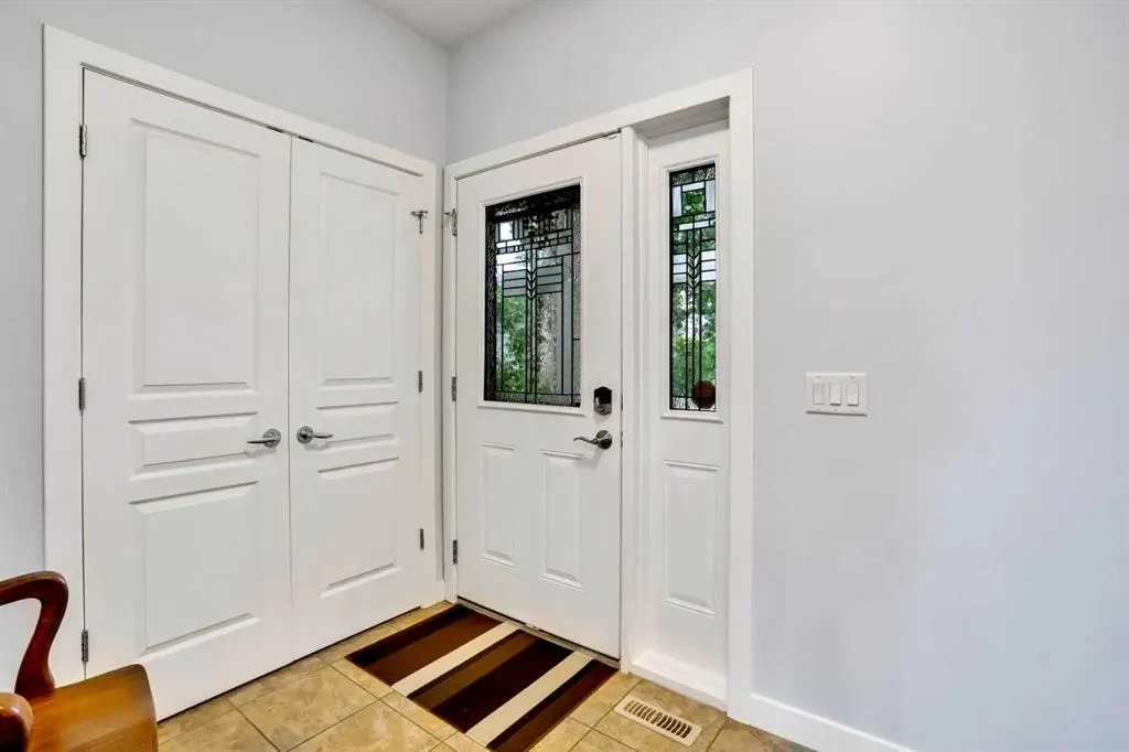 1728 Luxstone Drive SW — photo 2