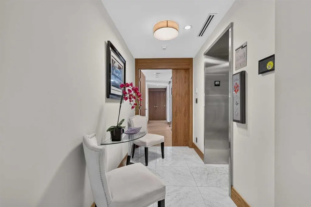 738 1 Avenue SW #807 — photo 3