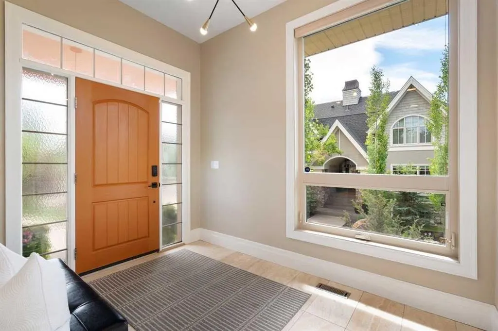 160 Posthill Drive SW — photo 2