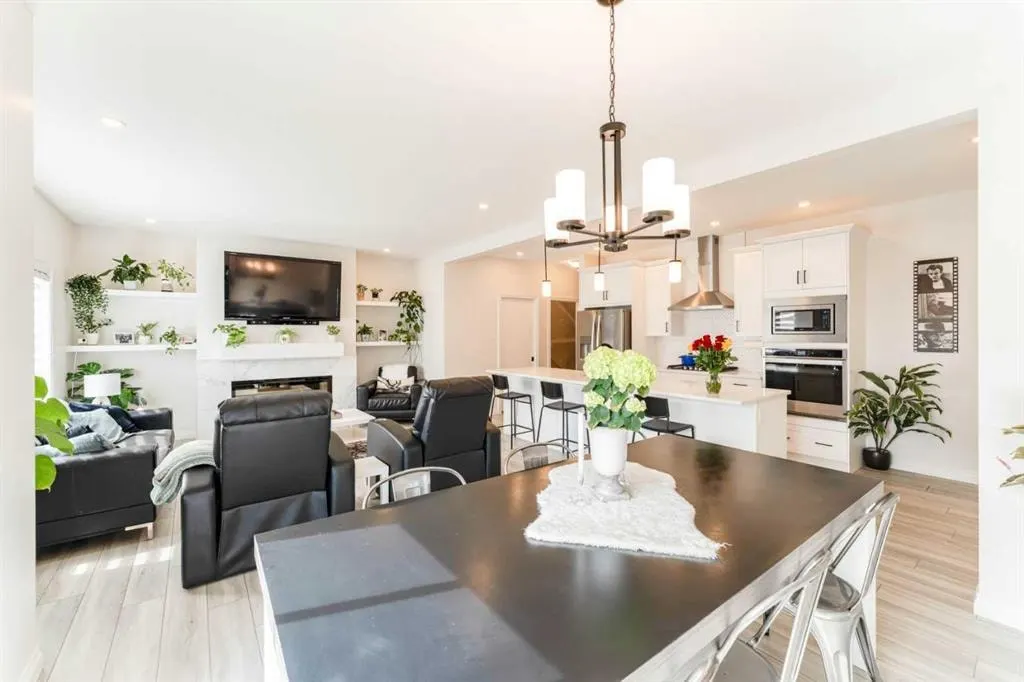 1484 Bayview Point SW — photo 1