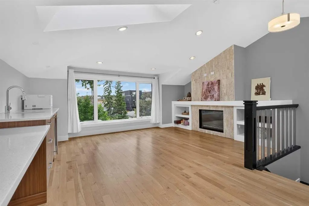 2219 2 Avenue NW — photo 3