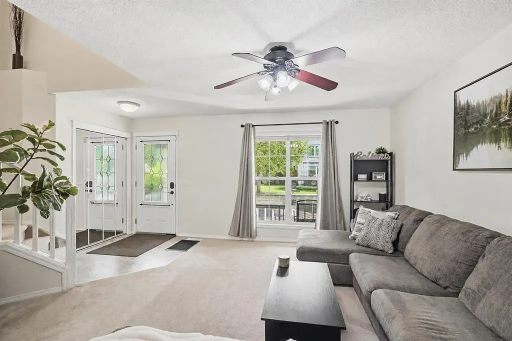 60 Prestwick Heights SE — photo 3
