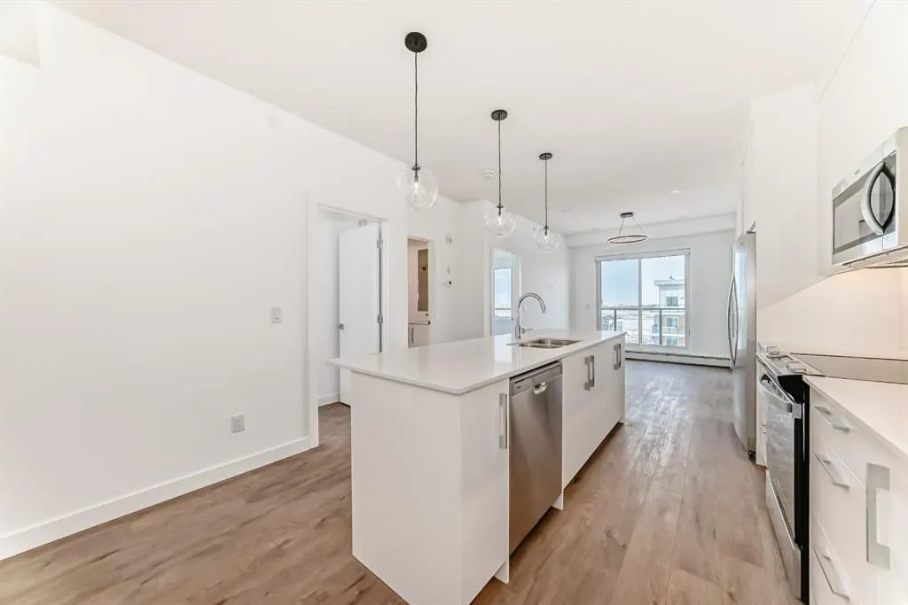 63 Corner Glen Crescent NE #2107 — photo 1