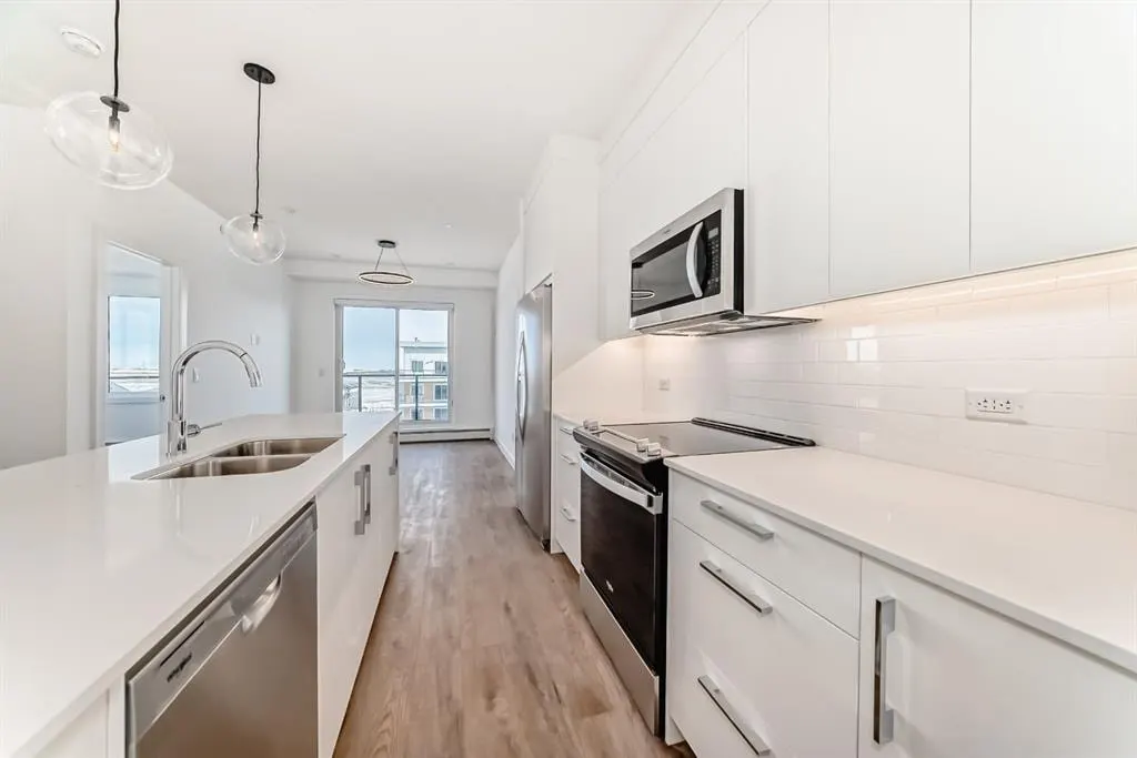 63 Corner Glen Crescent NE #2107 — photo 2