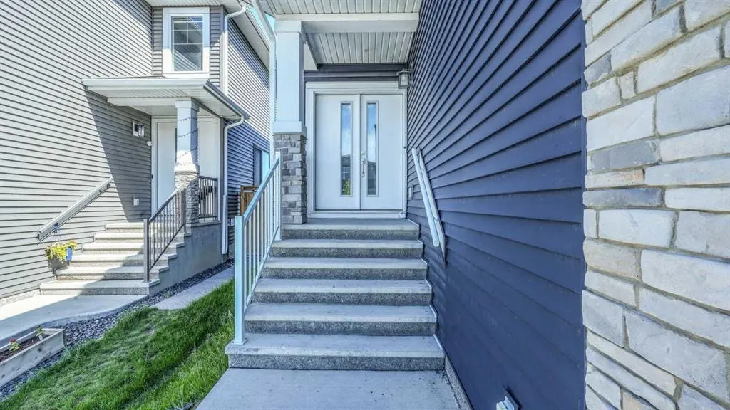 889 Corner Meadows Way NE — photo 2