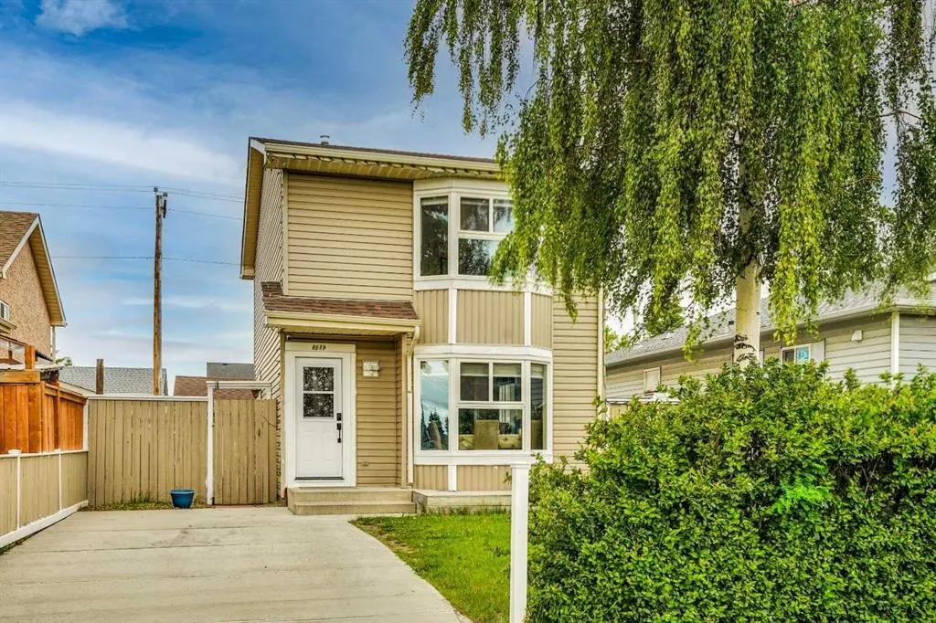 6515 Martingrove Drive NE — photo 2