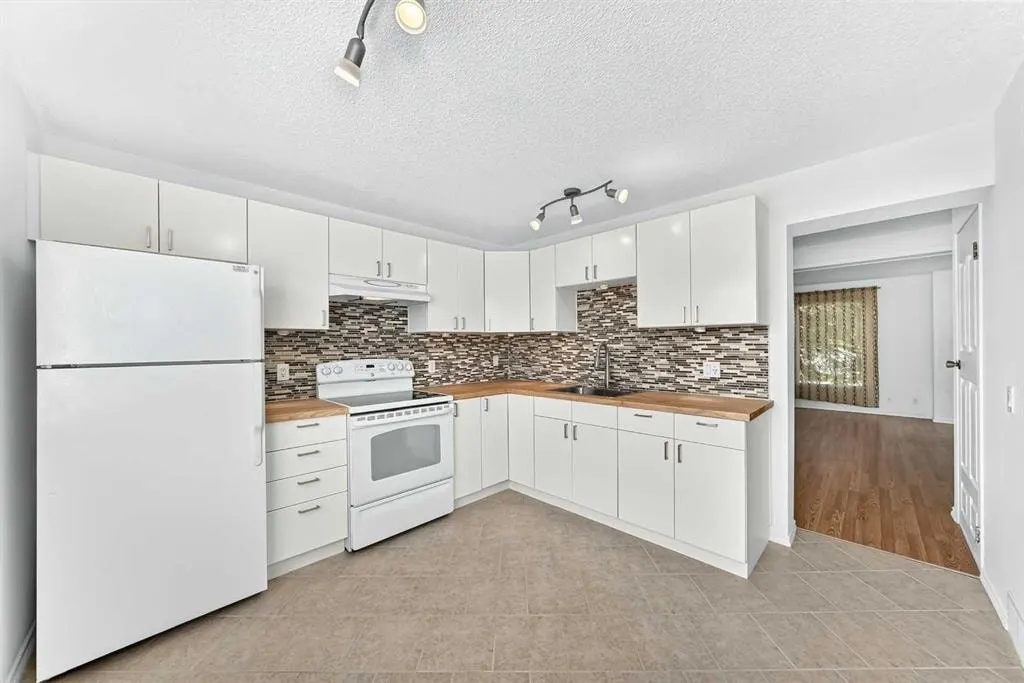 10 Erin Ridge Place SE — photo 3