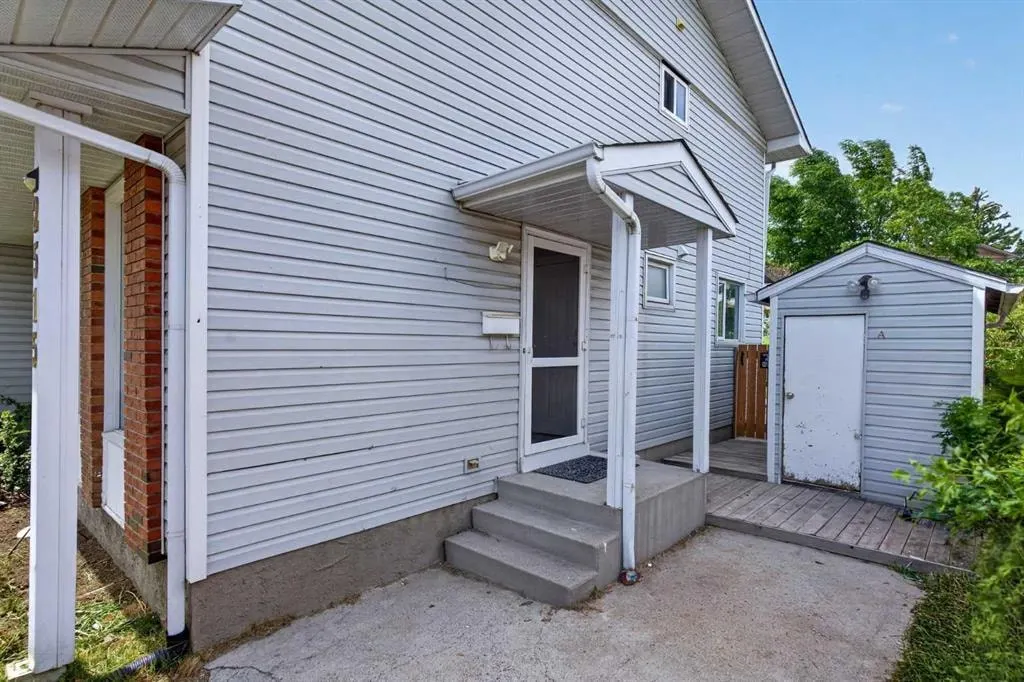 2515 62 Street NE — photo 3