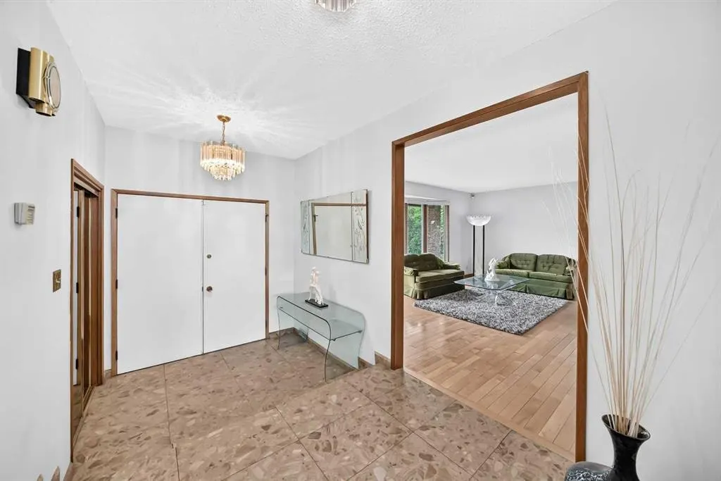 3407 50 Street NW — photo 2