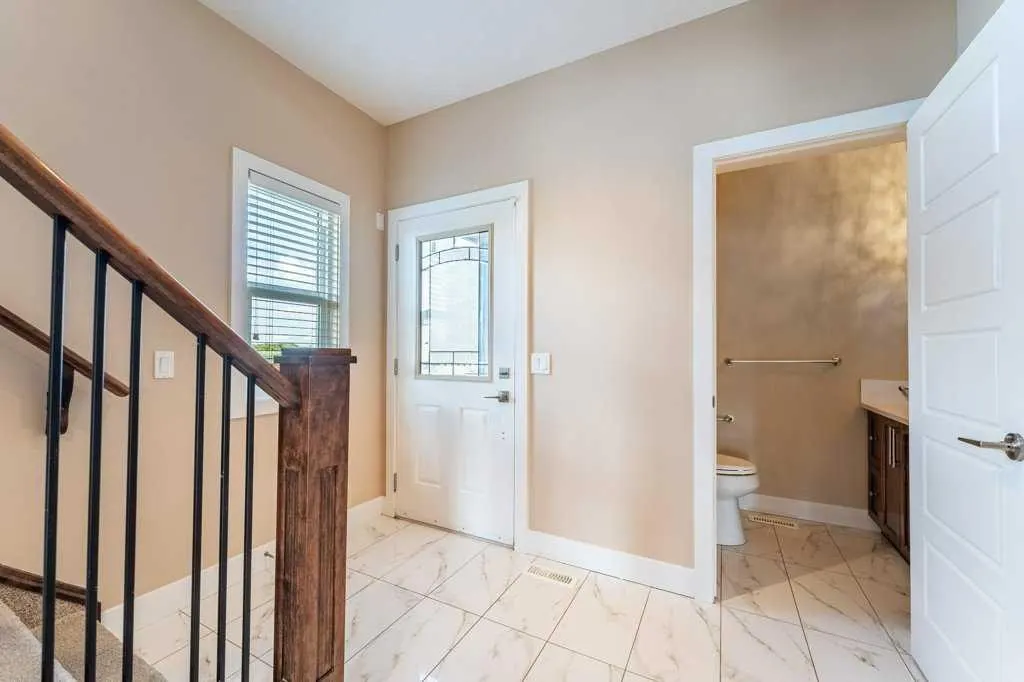1241 Westmount Drive — photo 2