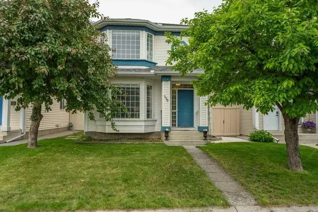 250 Mt Lorette Close SE