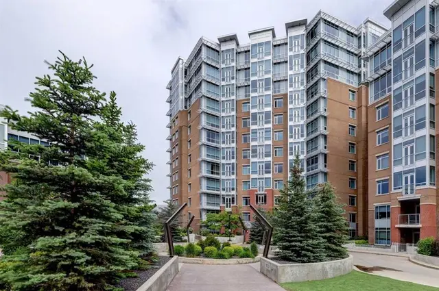 16 Varsity Estates Circle NW #206