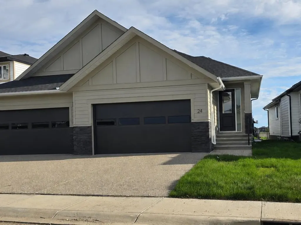 24 St Andrews Close — photo 1