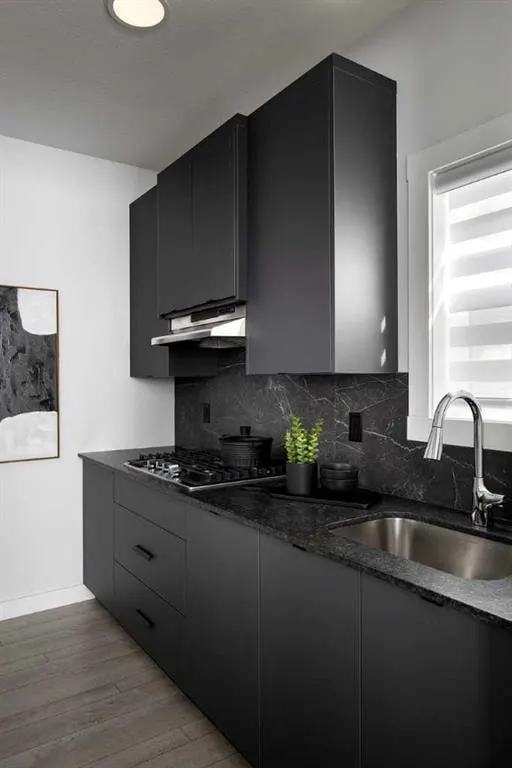 259 Corner Glen Gardens NE — photo 3