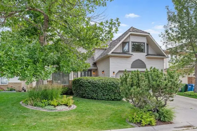 112 Hawkford Crescent NW