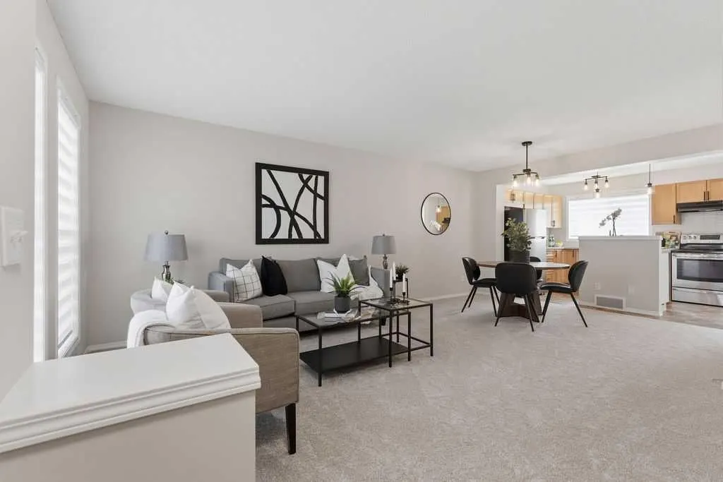 115 Elgin Meadows View SE — photo 1
