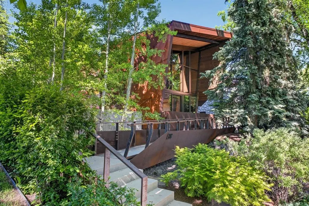 1308 Montreal Avenue SW — photo 3