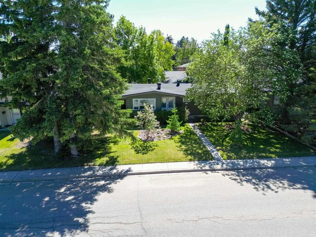 361 Capri Avenue NW — photo 1
