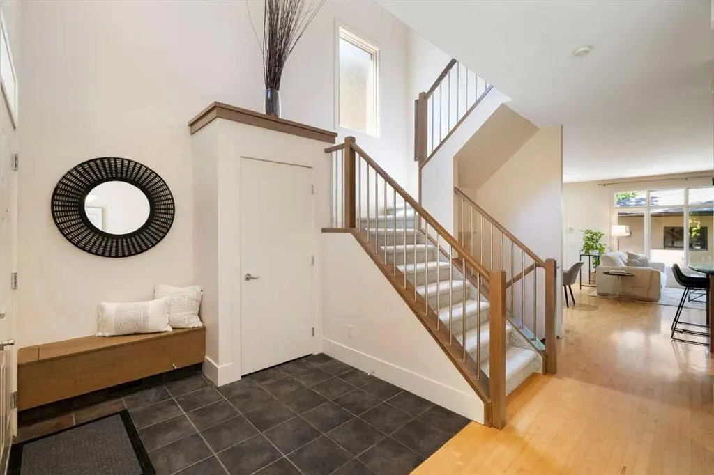 515 9 Street NE — photo 3