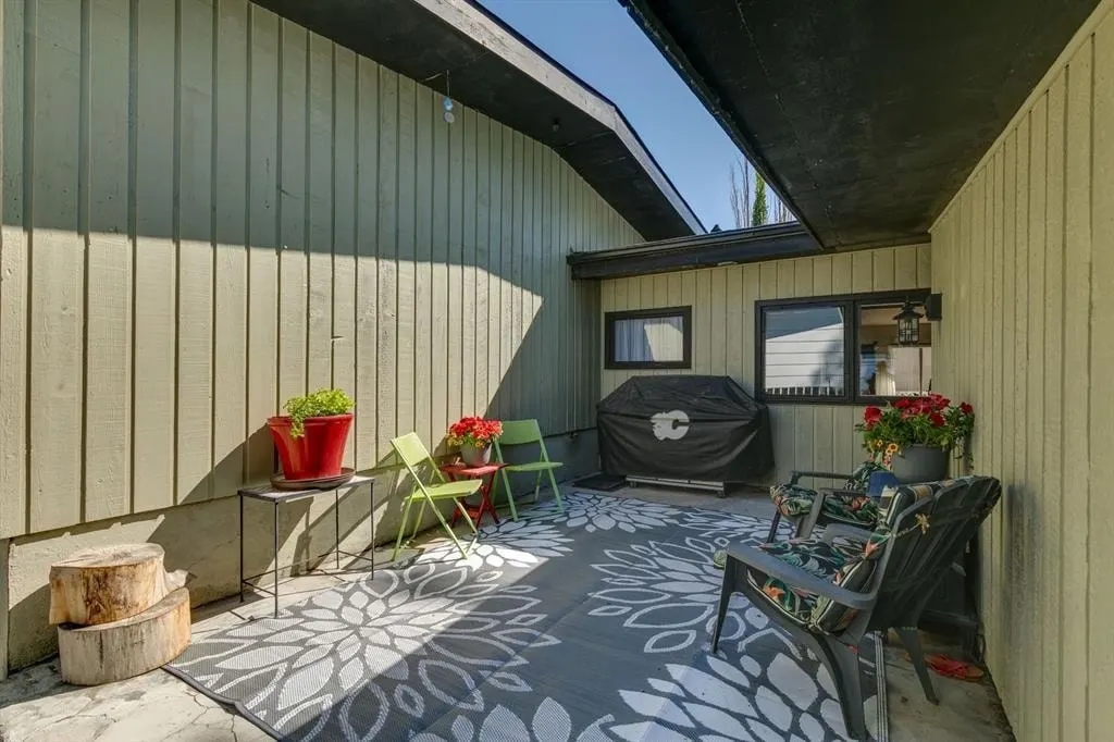 724 Willacy Drive SE — photo 3