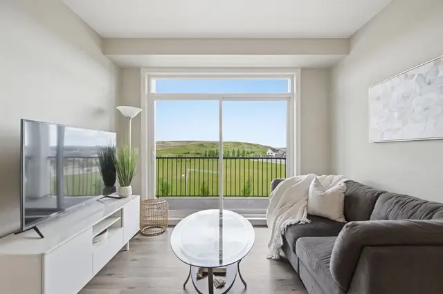 10 Walgrove Walk SE #419