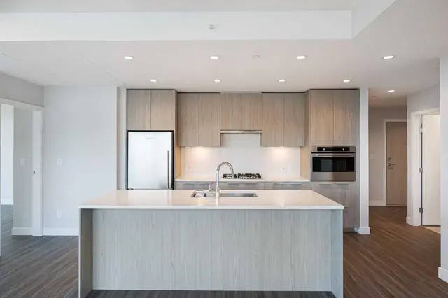 530 3 Street SE #1806