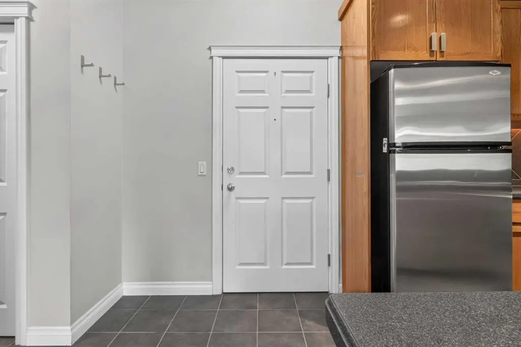 14 Hemlock Crescent SW #7101 — photo 2