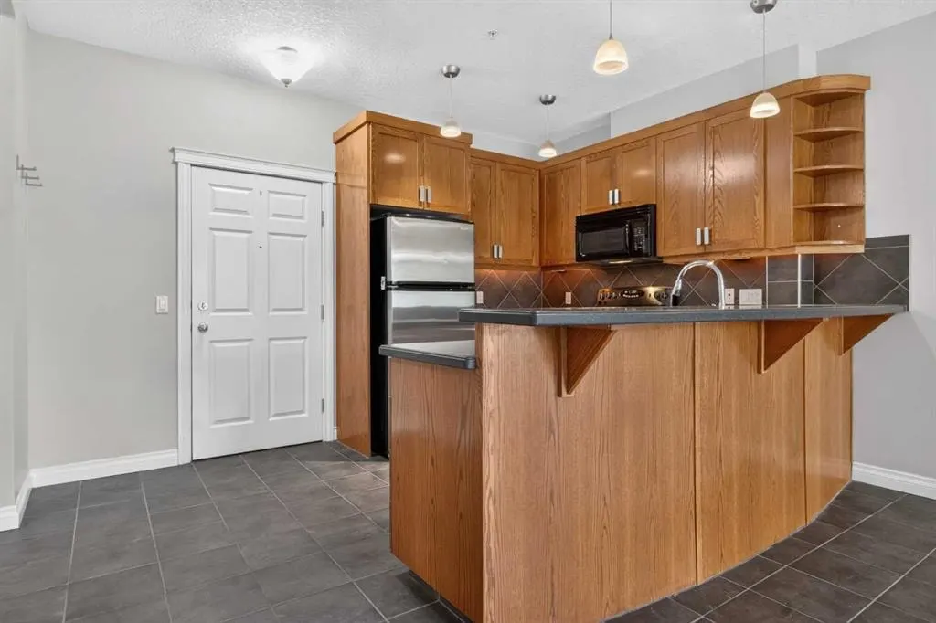 14 Hemlock Crescent SW #7101 — photo 3