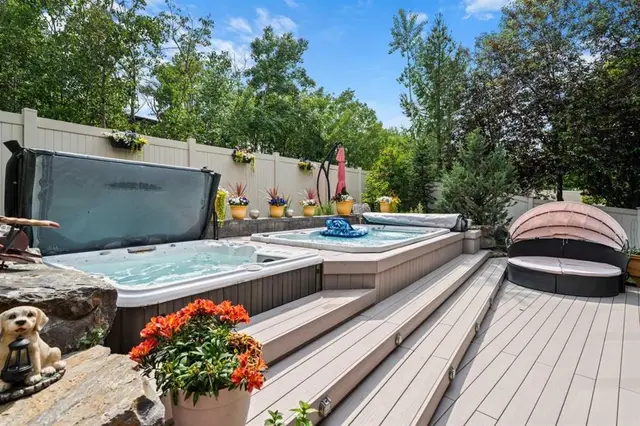 11 Aspen Cliff Place SW