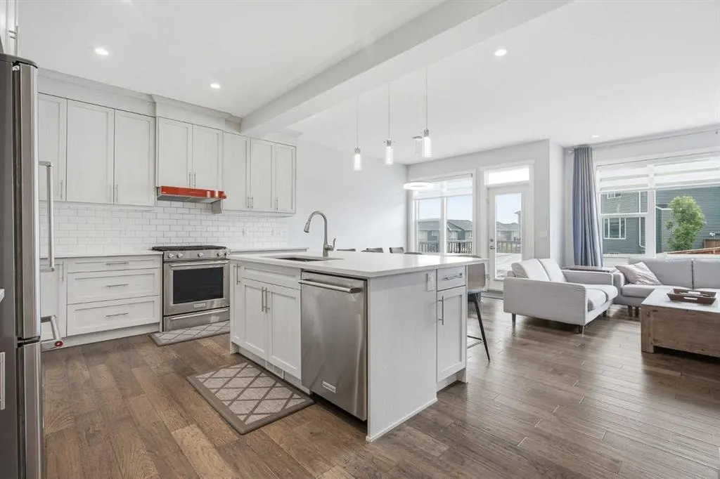 452 Evansglen Drive NW — photo 2