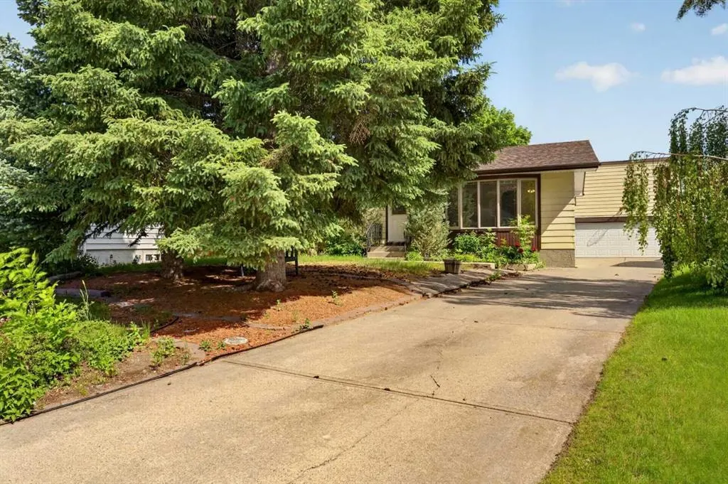 135 Huntcroft Way NE