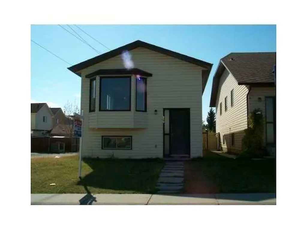 250 Falmere Way NE — photo 1