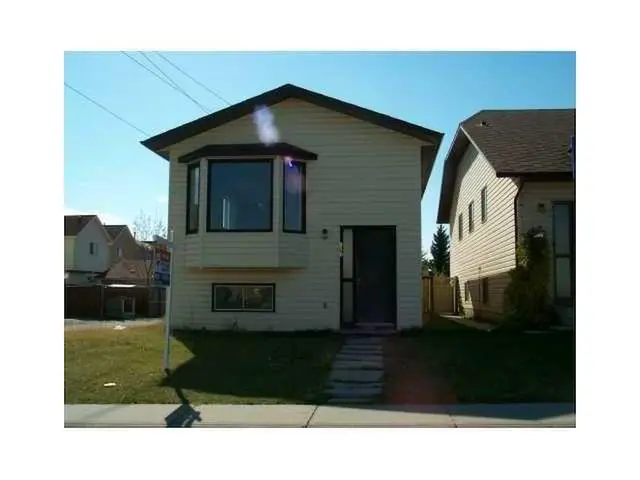 250 Falmere Way NE