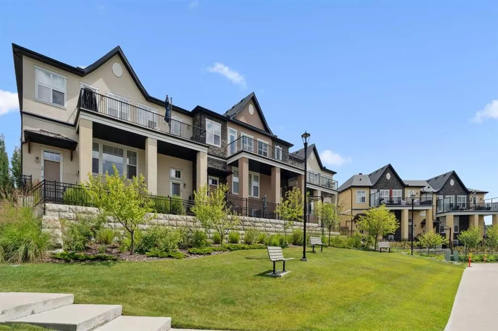 30 Cranbrook Villas SE — photo 1