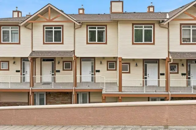 133 Rockyledge View NW #11