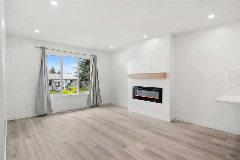 424 Penbrooke Crescent SE — photo 3