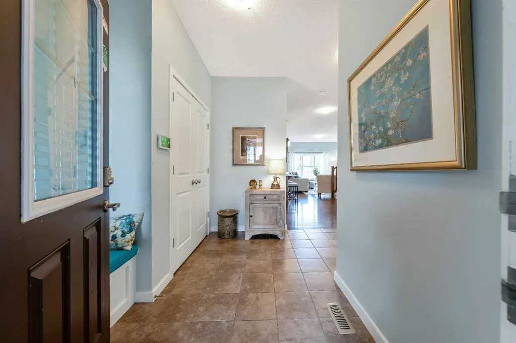 1065 Hillcrest Lane SW — photo 2