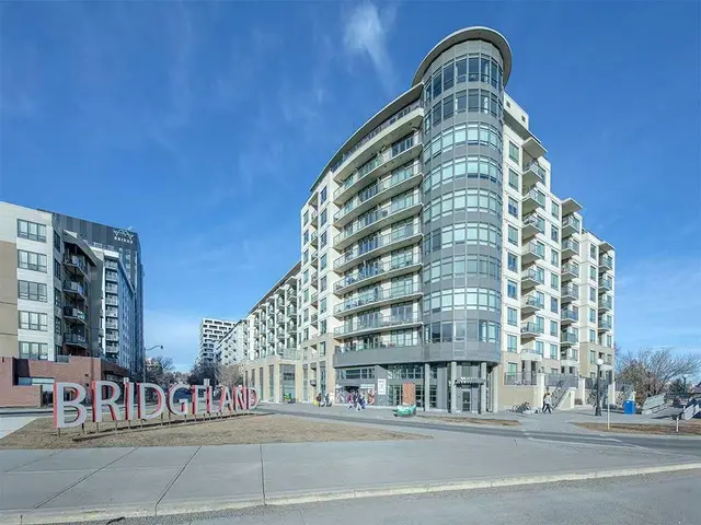 38 9 Street NE #610