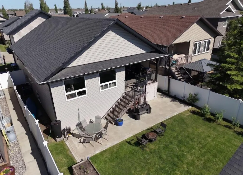 135 Stephenson Crescent — photo 3