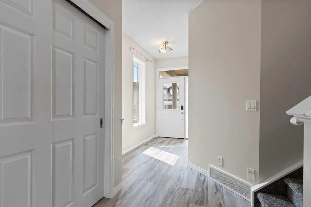 137 Windridge Road SW — photo 2