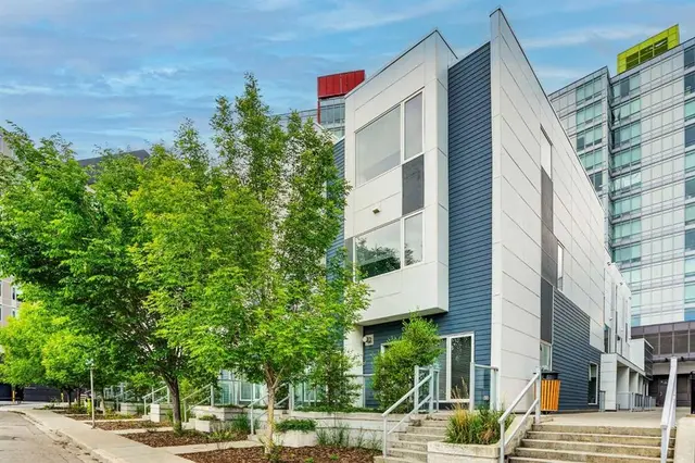 20 Brentwood Common NW #207