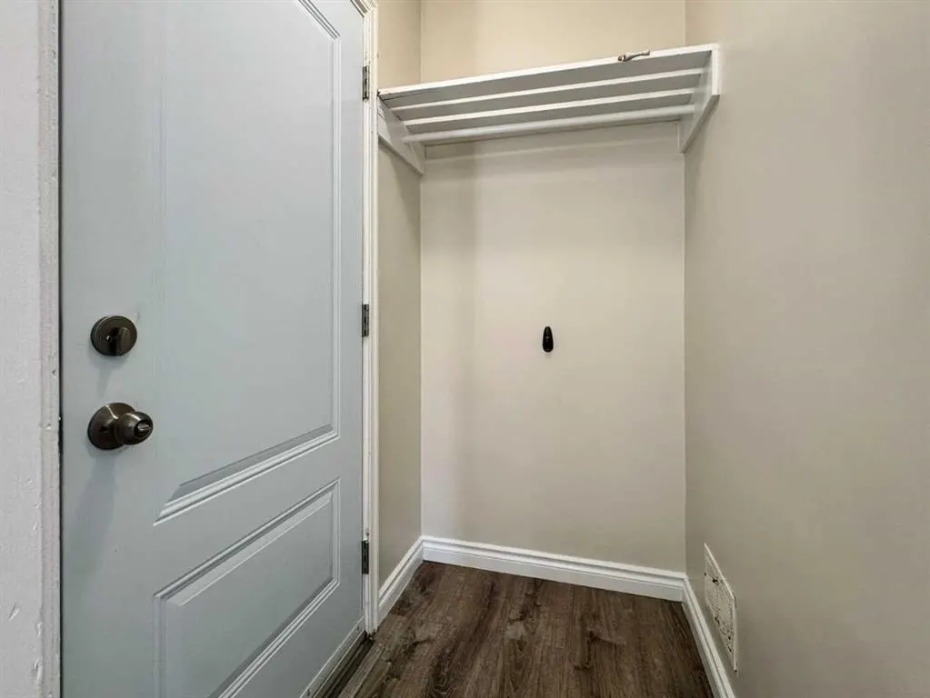 533 23 Street S — photo 3