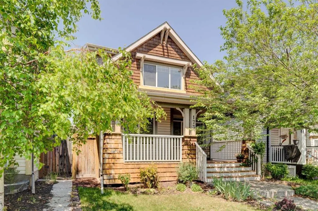 173 Copperfield Gardens SE — photo 1