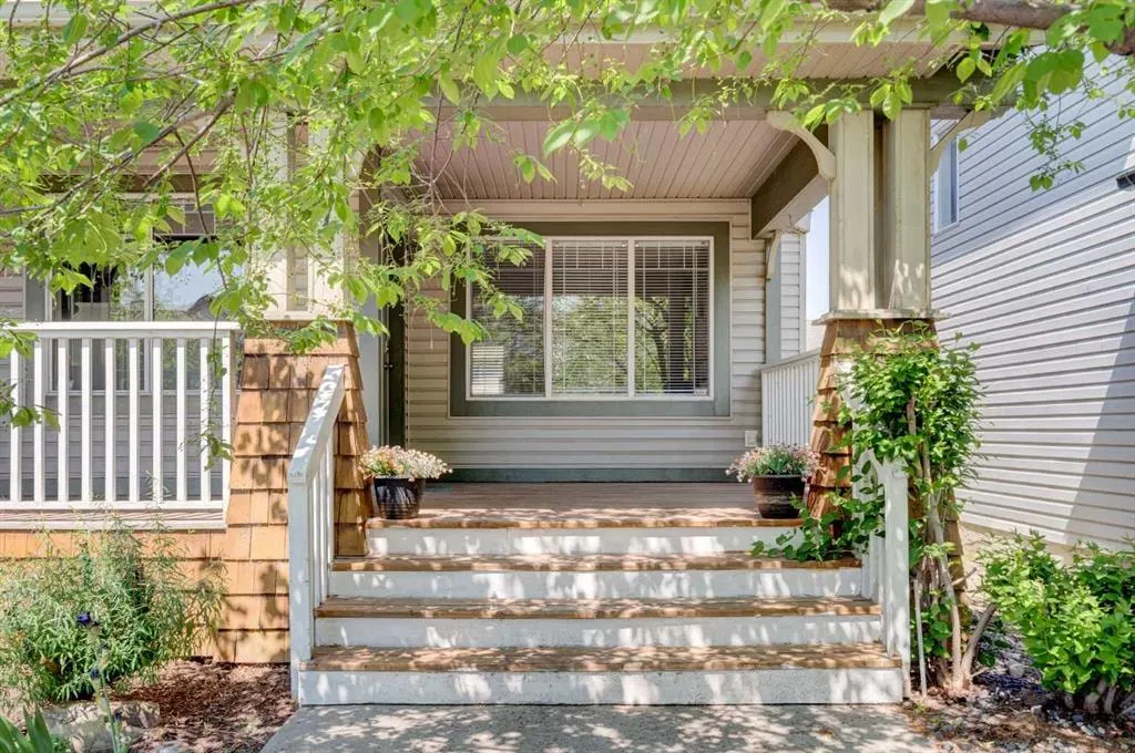 173 Copperfield Gardens SE — photo 2