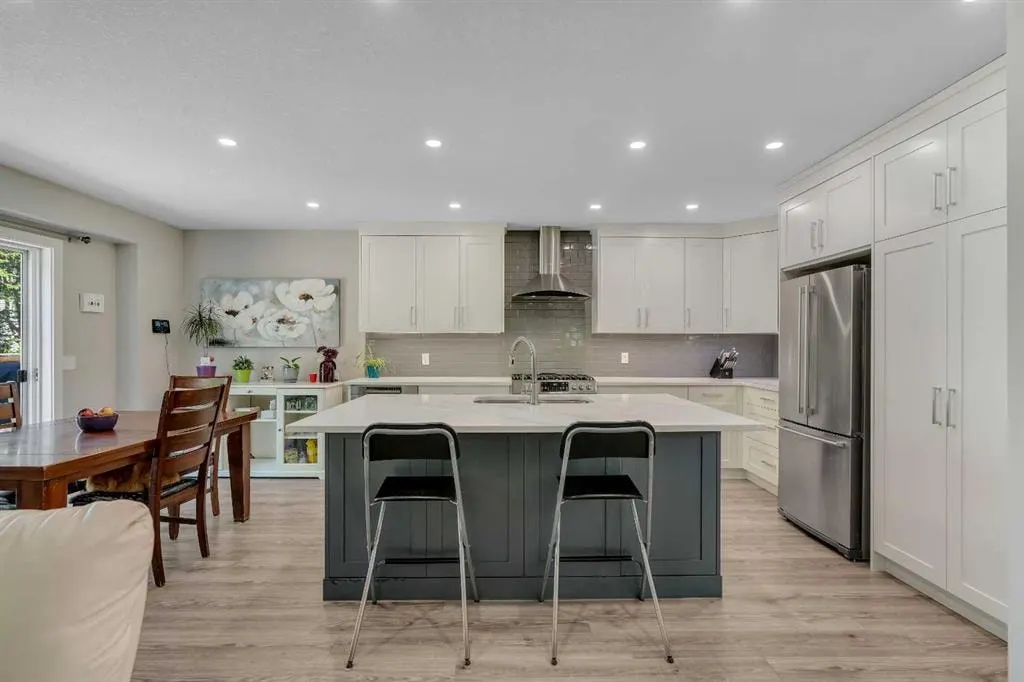 480 Douglas Glen Point SE — photo 2