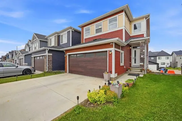 241 Homestead Crescent NE