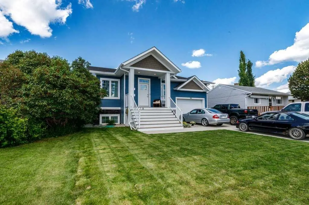3918 47 Street — photo 2