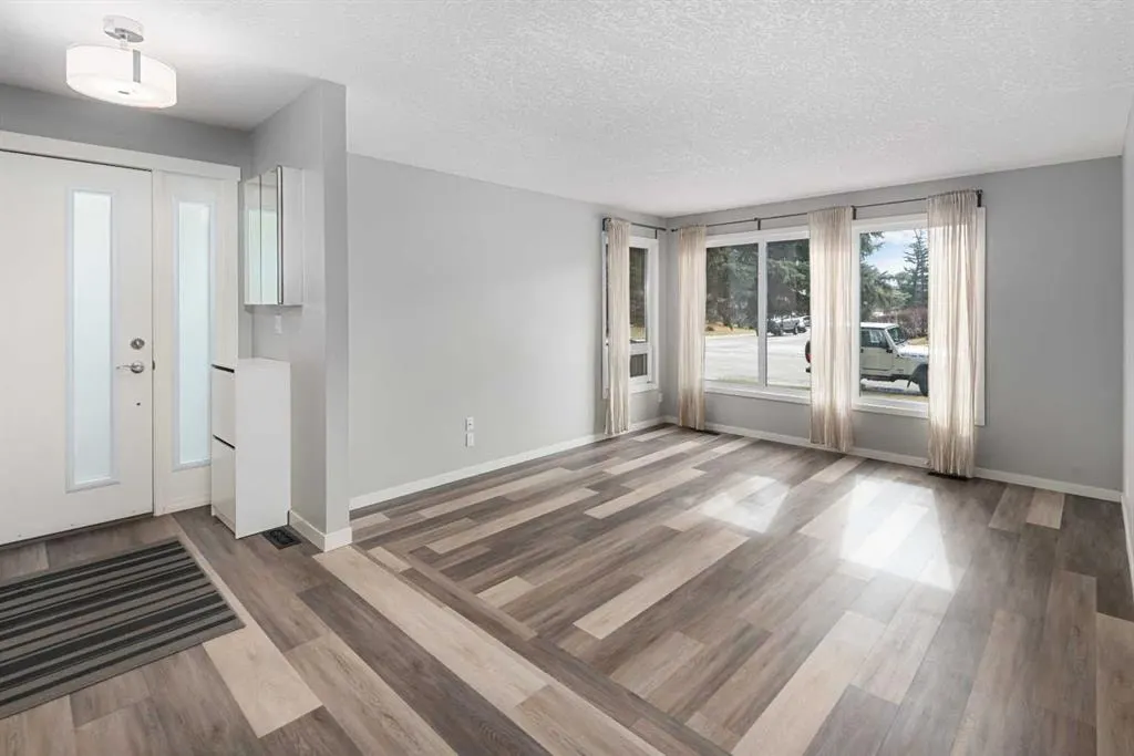 51 Woodmont Road SW — photo 3